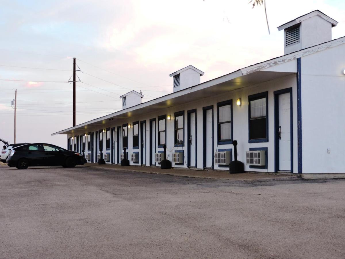 Riata Inn - Marfa Exteriör bild